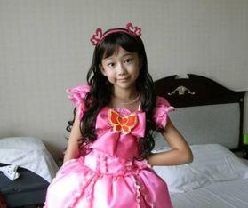 凌美雪长大后的照片,从青涩少女到优雅女性的华丽转身